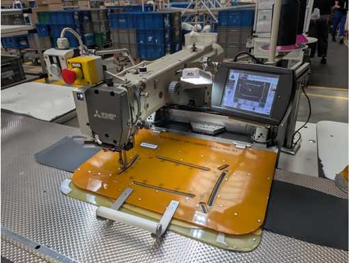 MITSUBISHI ELECTRIC - PLK-G2516/PLK-G-CU-20 - CNC-gestuurde naaimachine