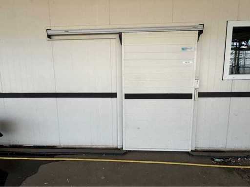 Ușa depozitului frigorific