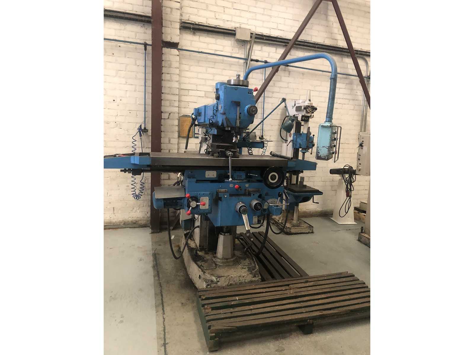 CM CM Milling Machine