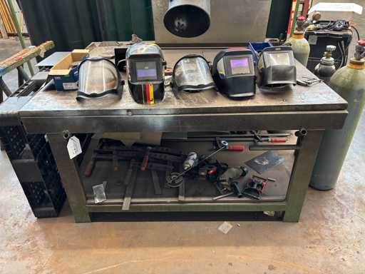   Welding table with contents