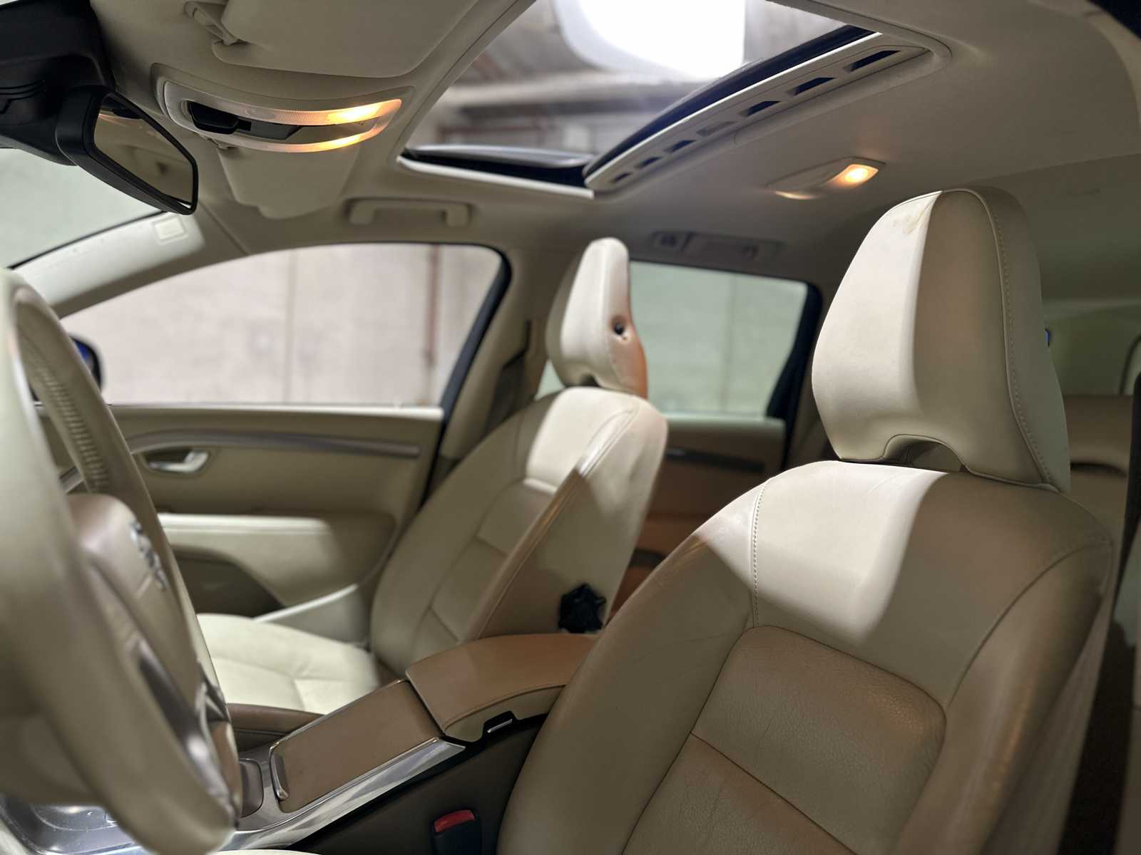 Volvo V70 1.6 T4 Limited Edition 179pk 2011 (Origineel-NL), 60-SKF-2