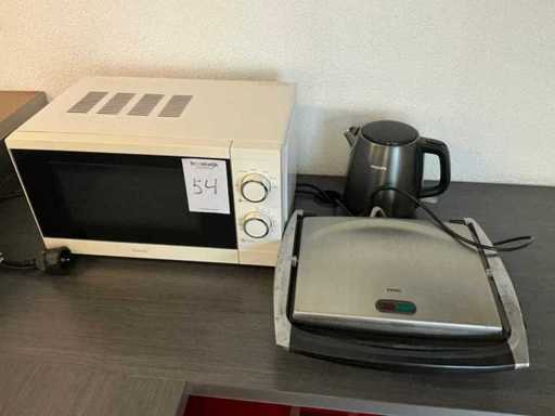 Magnetron, grille, koelkast en waterkoker