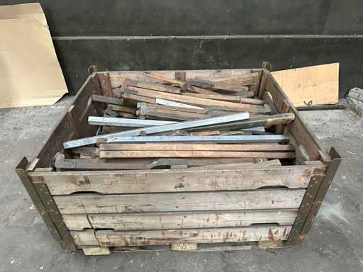 Lot de pièces de lit de camp