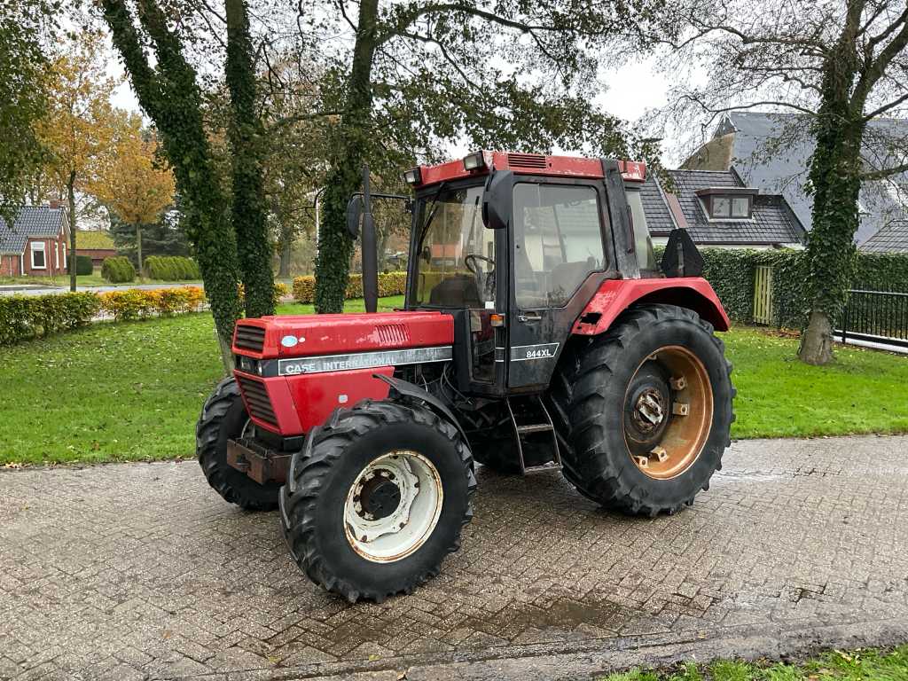Case IH 844 XL Ackerschlepper mit Allradantrieb