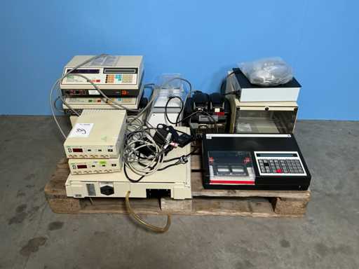 Laboratory equipment (11x)