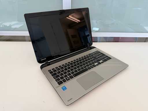 Toshiba - Satellite L50-B-2E4 - Laptop
