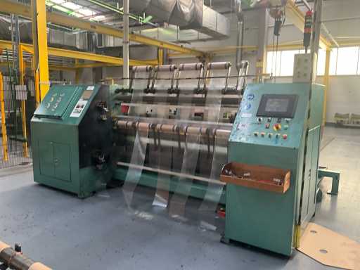 découpeuse NN avec un grand lot d’accessoires divers