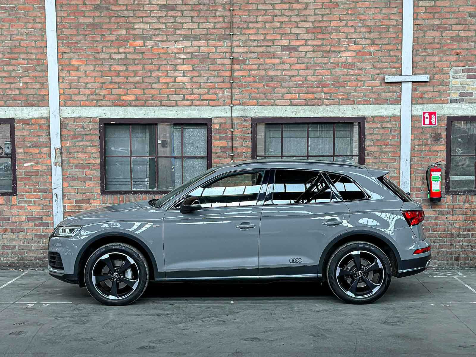 Audi Q5 2.0 TFSI Quattro Sport S Line Black Edition 252pk 2018 (Origineel-NL + 1e Eigenaar), TT-931-B