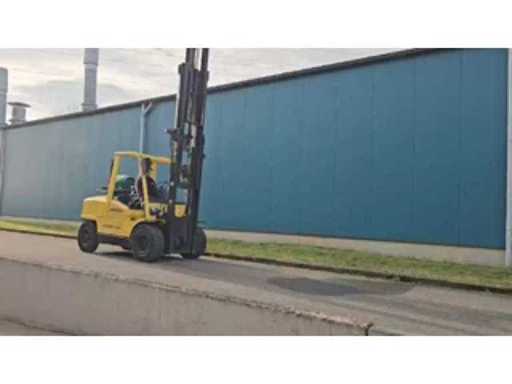 9902e9eb-be01-4fd5-9c41-1ff0de894c0c.mp4