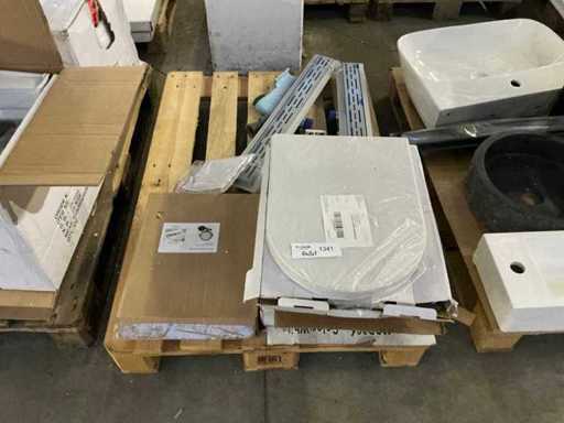 Lot of sanitary ware and accessories