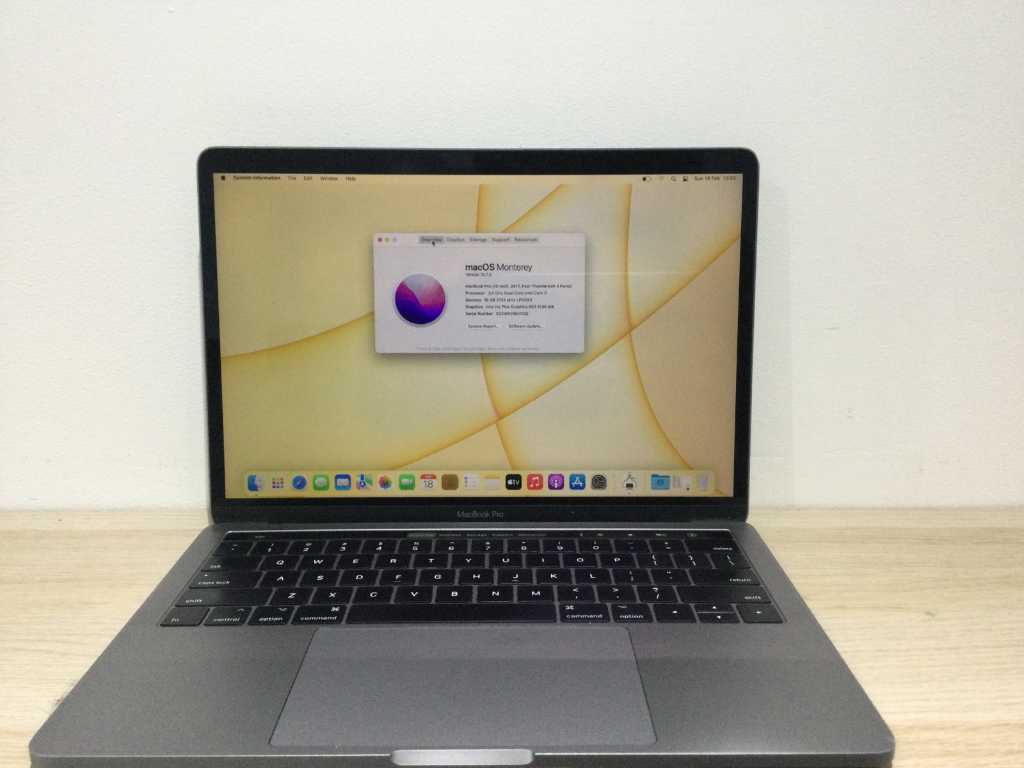 Apple MacBook Pro Retina Touch Bar
