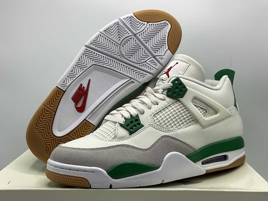Nike Air Jordan 4 Retro SP Pine Green Sneakers 44