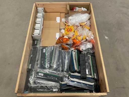 Lotto di materiale per l'installazione