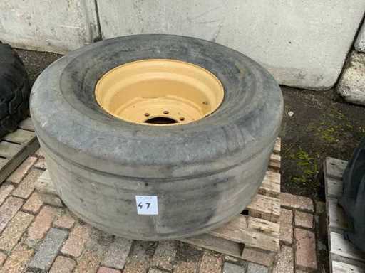 De Molen Tipper rim with tire