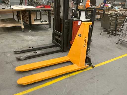 2023 Manutan High lift lifter