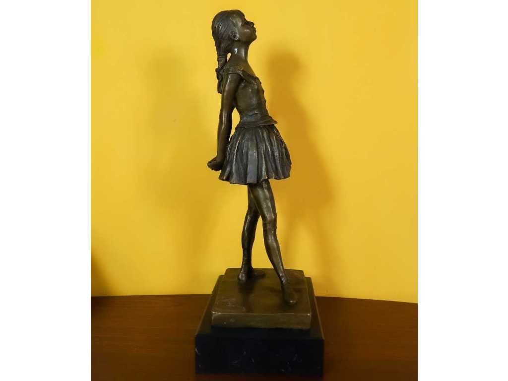 Standbeeld van Edgar Degas; presentatie: 'Danseres van Veertien Jaar' (Brons) 