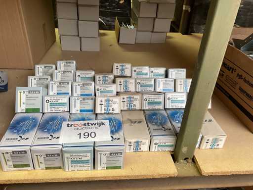 33 x dozen schroeven