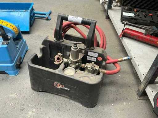 Premier détendeur pneumatique à boulonnage