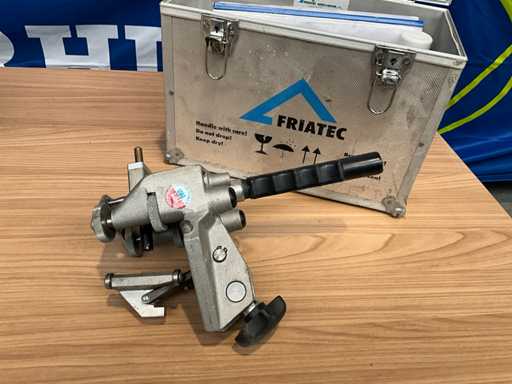 Éplucheuse à extrémités de tubes Friatec FESG 226