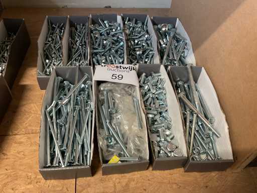 Partij houtbouten en houtschroeven