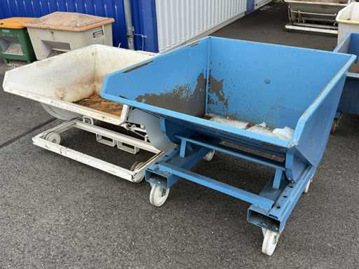   2 contenants basculants