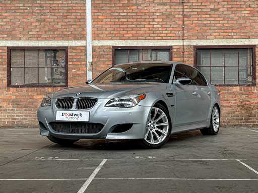BMW M5 5.0 V10 E60 500 CP Youngtimer seria 5 din 2006