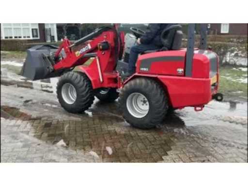 1c60ebbc-c791-427b-a289-eb74d8f954ac.mp4