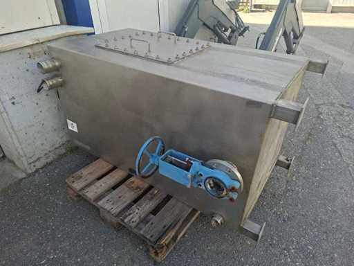 Chrome steel tank with slider