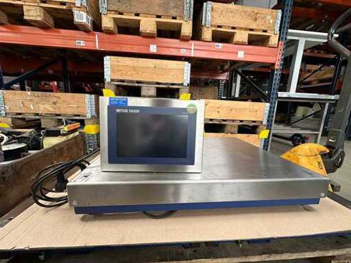 Mettler Toledo Industrial Bench Scale with IND930 Terminal, 300 kg