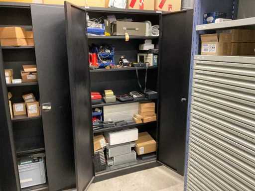 Kast met meetgereedschap