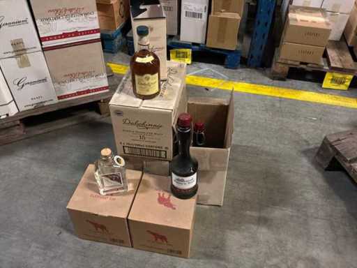 Lotto di whisky, gin e calvados