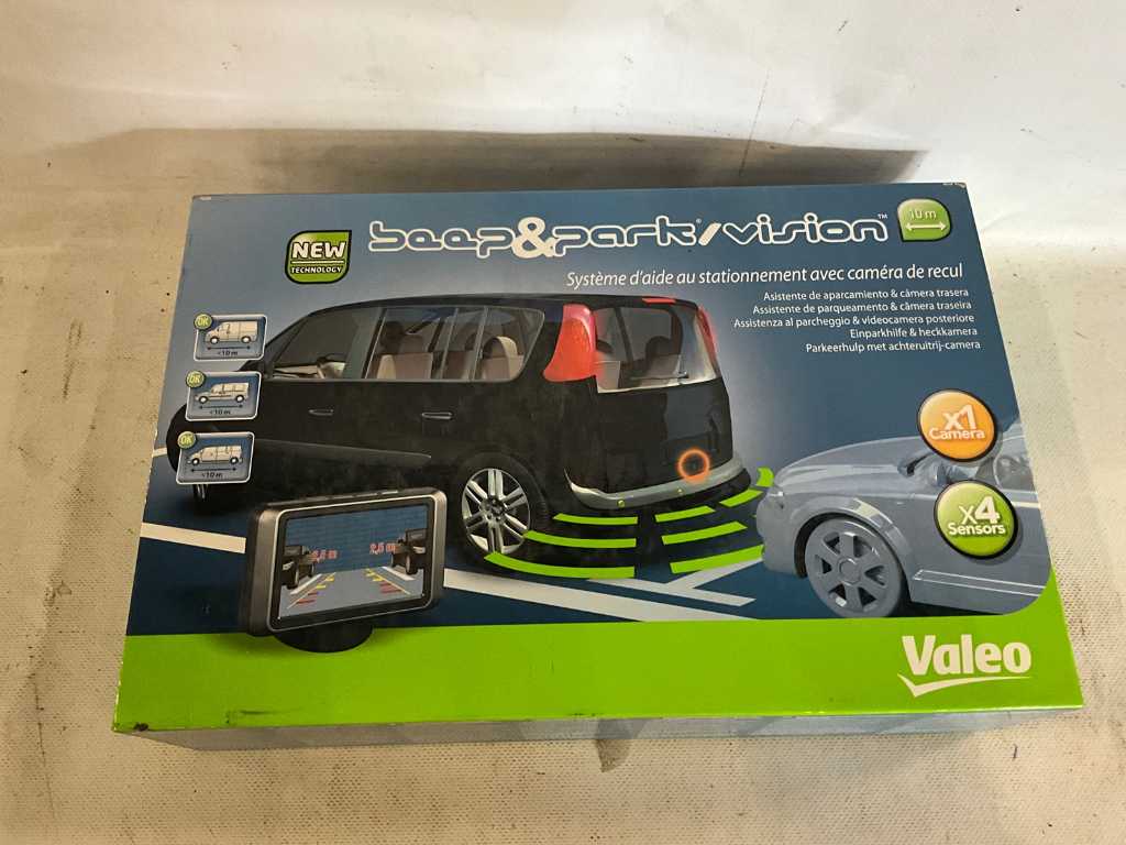 Valeo - Parking aid with rear view camera with 4 sensors