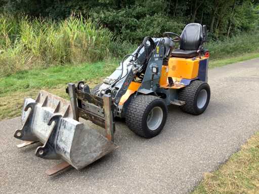 2017 Giant D254 tele Shovel