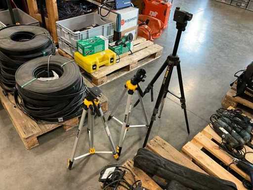 DeWalt Tripod (3x)
