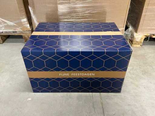 Partij dozen ‘fijne feestdagen’ golfkarton FSC 550x390x300mm (400x)