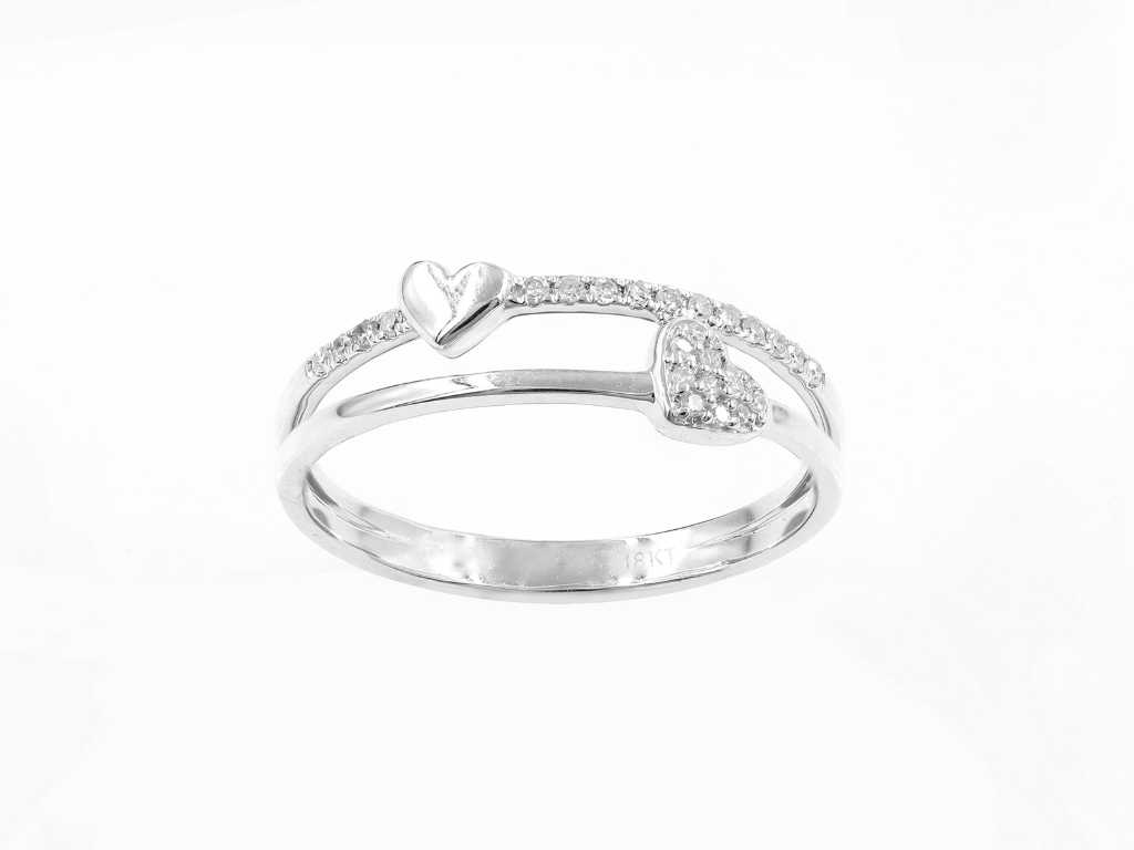 18 Kt White Gold Ring With Natural Diamonds