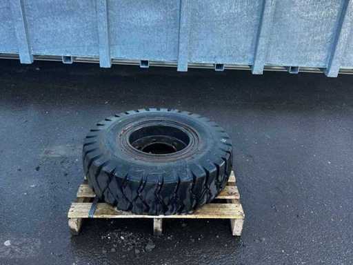 BKT – Landwirtschaftsreifen 7.00-12 PL108 mit 6-Loch Felge (1x)