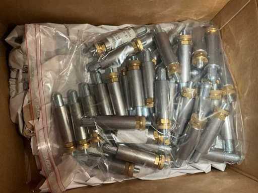 Weldable B-s box locks