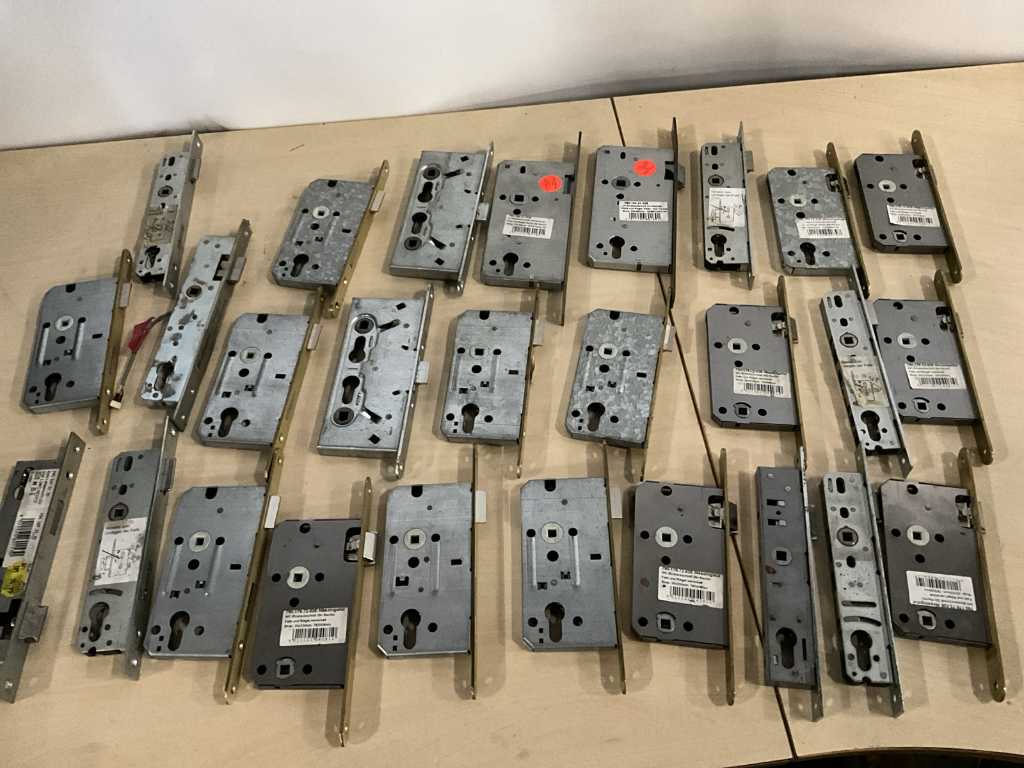 Various built-in locks (27x)