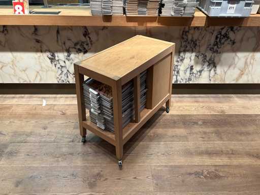 Hutten - Verrijdbaar houten servicemeubel