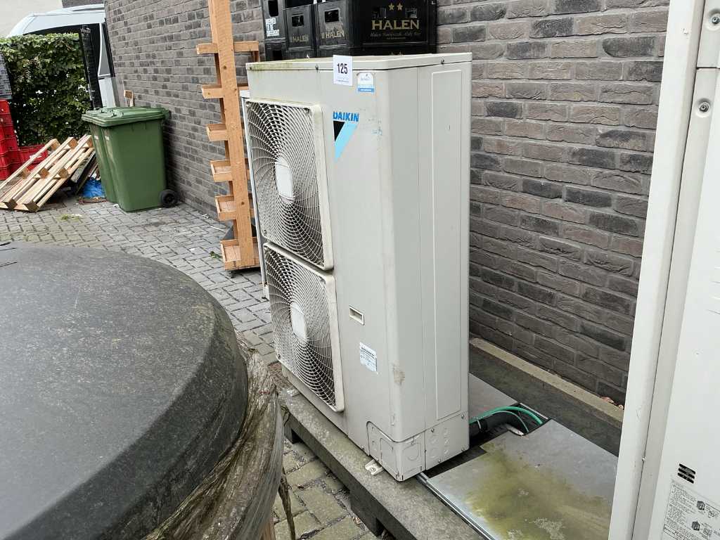 Outdoor refrigeration unit DAIKIN LREQ125A7V1B