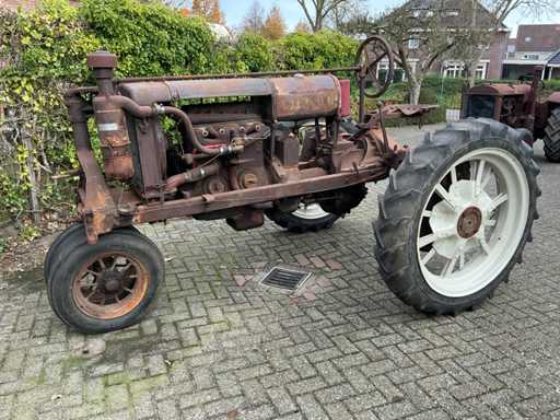 Farmall Regular Oldtimer tractor