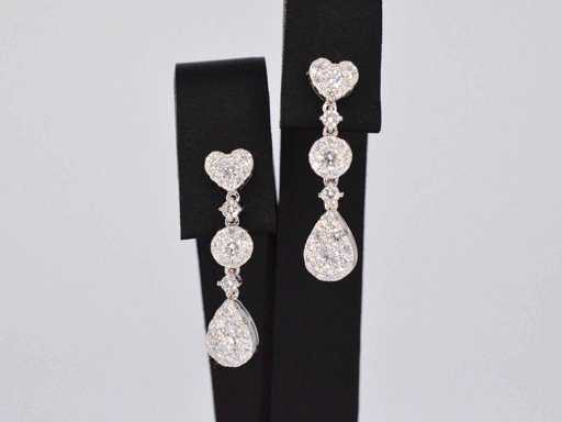 Witgouden oorhangers met diamanten 1.50 ct