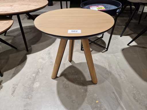 Table basse Castle-Line de diamètre 40 cm naturelle avec pieds en bois