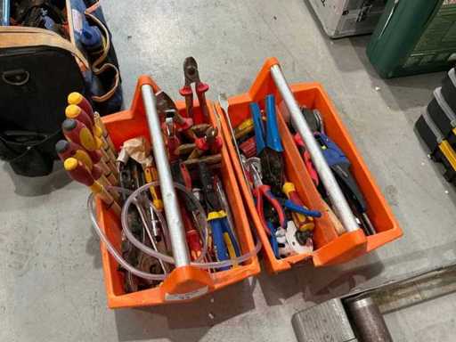 Elektryczne narzędzia ręczne w futerale (2x)