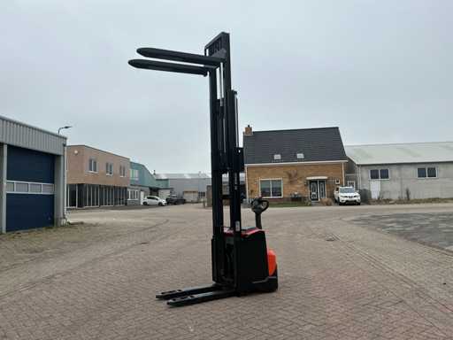 BT SWE 120L Stacker 2017