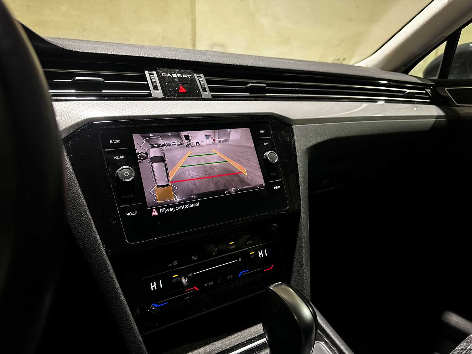 Volkswagen Passat Variant 1.5 TSI Business 150pk 2020 (Origineel-NL+1e eignaar), J-046-XK