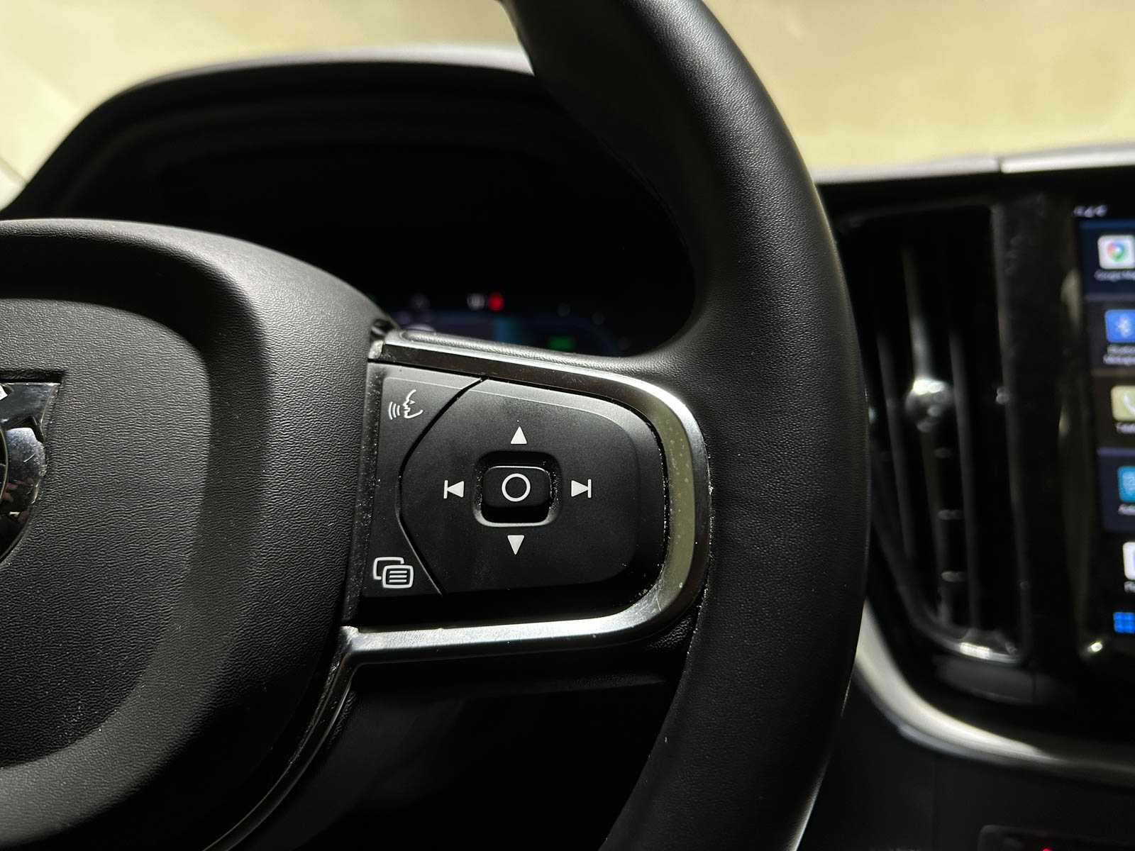 Volvo XC60 2.0 T6 Plug-in hybrid AWD Core Bright 253pk 2027 (Origineel-NL+1e eigenaar), S-190-RP