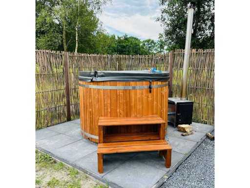 Lemmik Mees Hottub 6 persoons