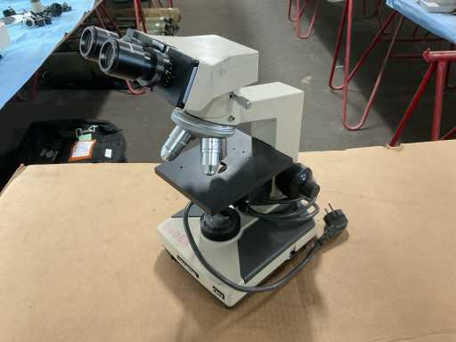 Microscopio Olympus CHS